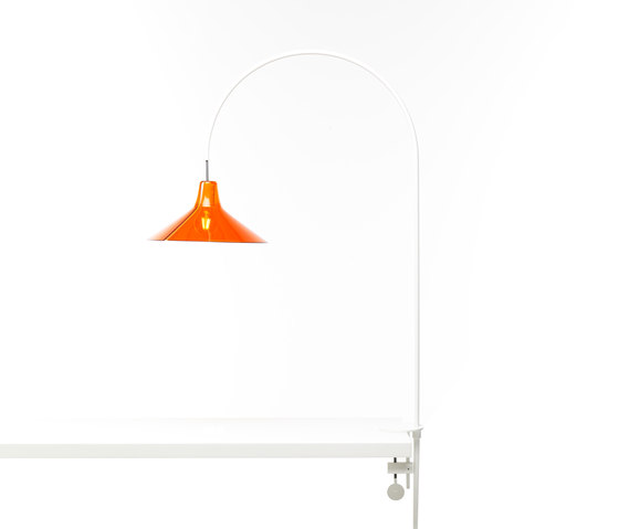 Jupe | table lamp | Lámparas de sobremesa | Skitsch by Hub Design
