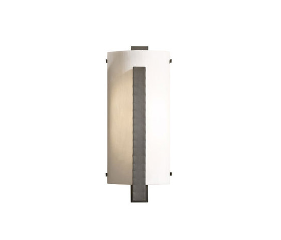 Forged Vertical Bar Sconce | Lampade parete | Hubbardton Forge