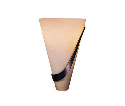 Half Cone Sconce | Lámparas de pared | Hubbardton Forge