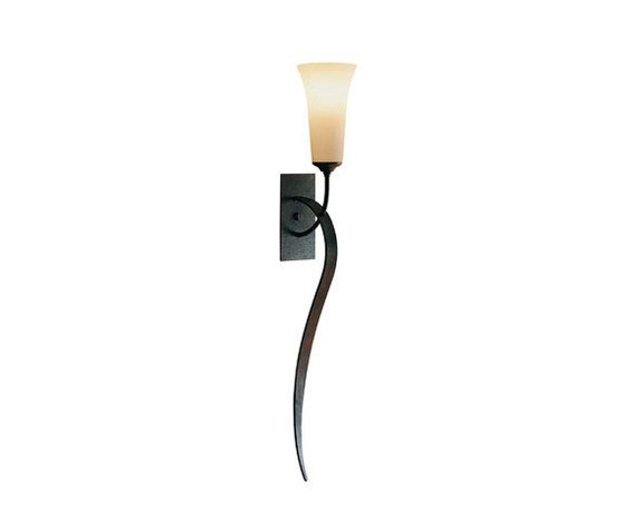 Sweeping Taper Sconce | Appliques murales | Hubbardton Forge