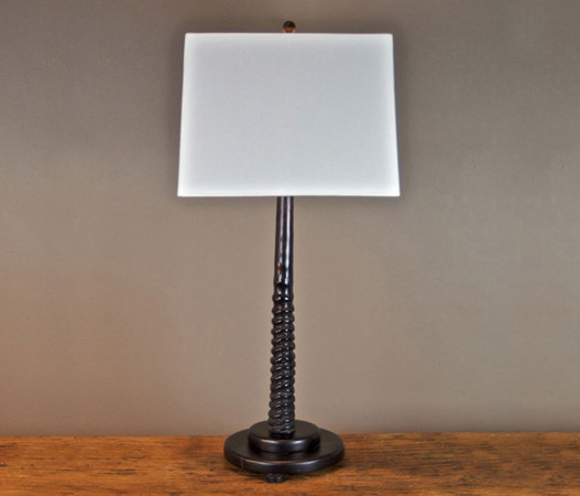 Zanzibar Gemsbok Horn Lamp | Lampade tavolo | Pfeifer Studio