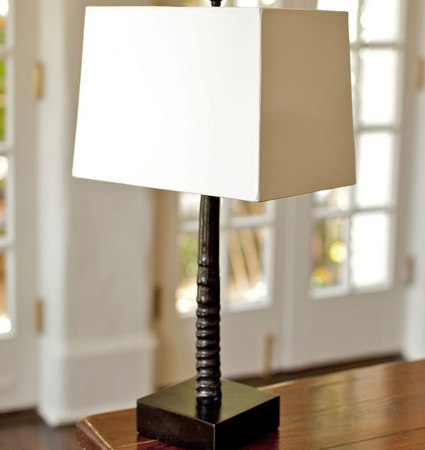 Zanzibar Gemsbok Horn Lamp | Lámparas de sobremesa | Pfeifer Studio