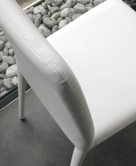 Soft | Chairs | Tonin Casa