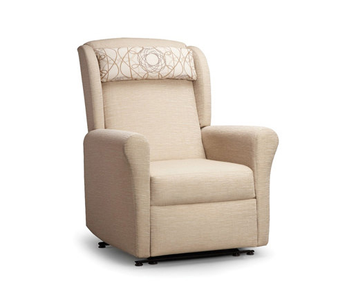 Facelift 2 Revival Wall Saver Wing Back Recliner | Poltrone | Trinity Furniture