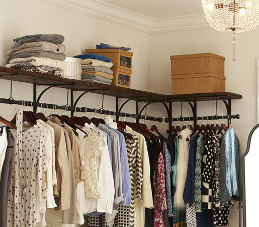 Pottery Barn | New York Closet Shelves | Barre attaccapanni | Distributed by Williams-Sonoma, Inc. TO THE TRADE