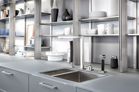Classic-FS | IOS-M fitted kitchen in matt glass | Einbauküchen | Leicht Küchen AG