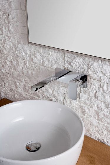 Phase - Wall-mounted basin mixer with 23,5cm spout - exposed parts | Grifería para lavabos | Graff