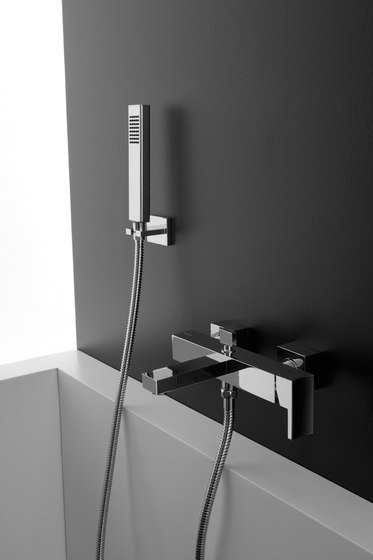 Sade - Wall-mounted shower mixer with handshower set | Rubinetteria doccia | Graff