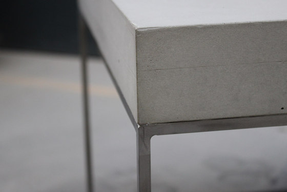 Exposed Concrete | Mesas auxiliares | Concrete Home Design