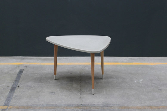 Kidney Table | Tables d'appoint | Concrete Home Design