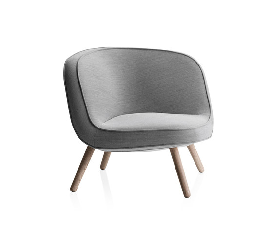 VIA57™ | Lounge chair | Textile upholstred | Oak base | Poltrone | Fritz Hansen