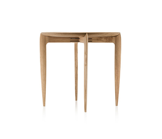 Tray Table | Side table | Oak | Oak base | Beistelltische | Fritz Hansen