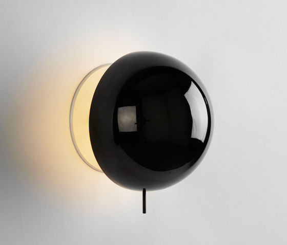 Eclipse Sconce (Black) | Lámparas de pared | Roll & Hill