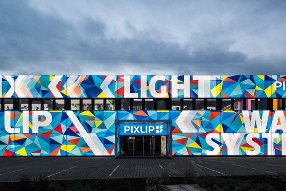 Illuminated Frame Outdoor | Systèmes de façade | PIXLIP
