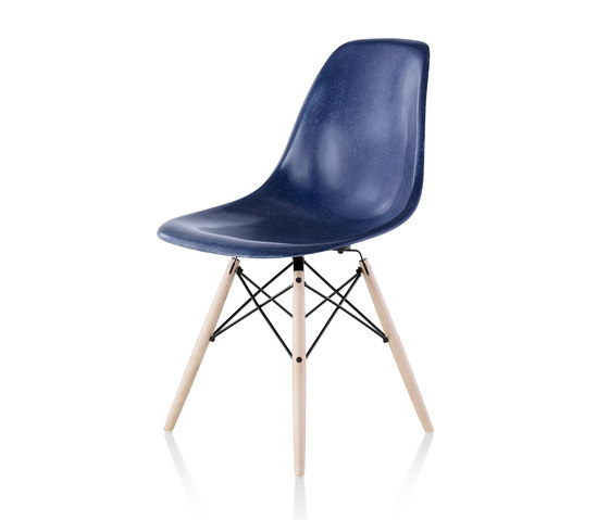 Eames Molded Fiberglass Side Chair | Chaises | Herman Miller