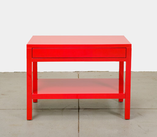 Lacquer End Table | Mesas auxiliares | Cliff Young