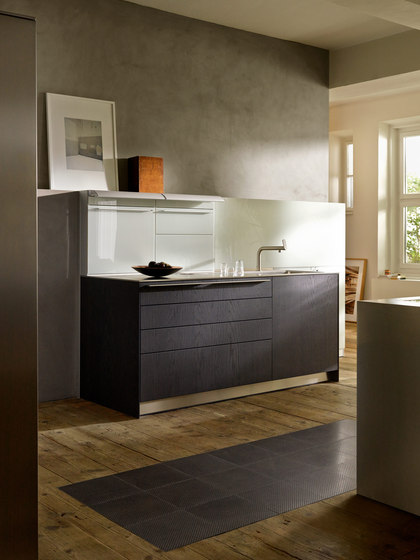b3 veneer and solid wood | Fitted kitchens | bulthaup