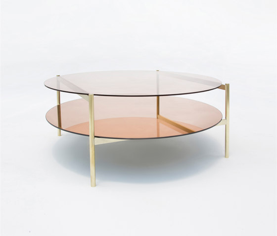 Duotone Circular Coffee Table | Brass / Rose | Tables basses | Yield