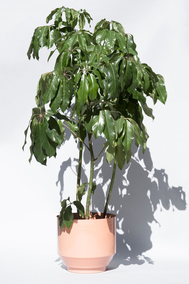 Outdoor Spun Planter 16" | Peach | Plant pots | Yield
