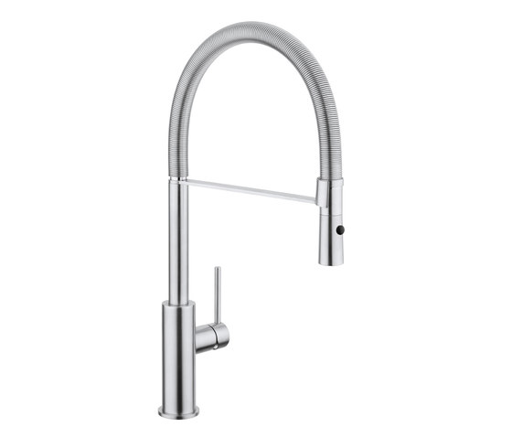 MONO 14 | Kitchen tap with pull-out spray | Robinetterie de cuisine | COCOON