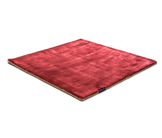 Studio NYC Pearl Edition The Edge cranberry & frosty grey | Rugs | kymo