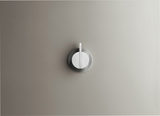PB01 | Wall mounted mixer | Duscharmaturen | COCOON