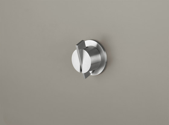 PB01 | Wall mounted mixer | Shower controls | COCOON
