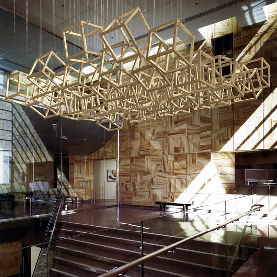 Cirrus Kinetics – Timber | Plafonds suspendus | Yellow Goat Design