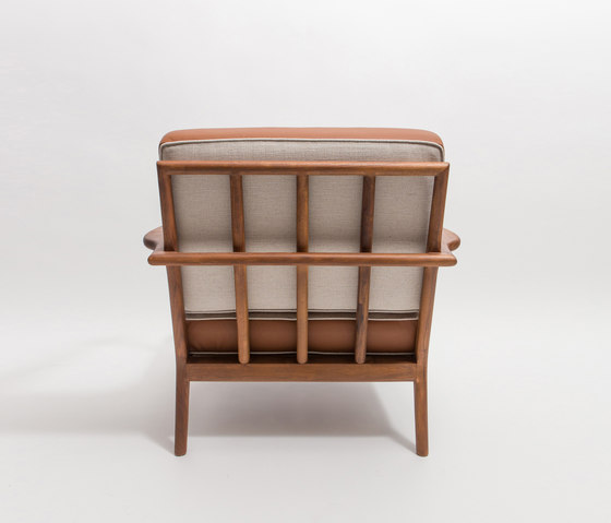 Rail Back Arm Chair  | Fauteuils | Smilow Design