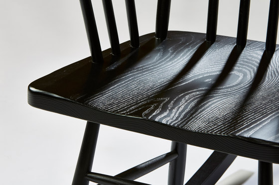 Classic Rocking Chair | Sessel | Smilow Design