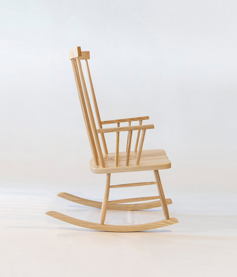 Classic Rocking Chair | Sillones | Smilow Design