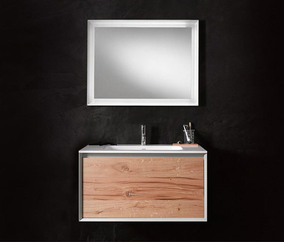 45º furniture | M1 series 900 mirror with LED lighting | Badspiegel | Blu Bathworks