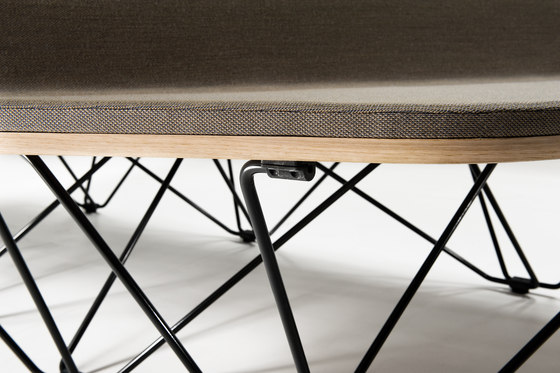 #005.01 SitTable | Table-seat combinations | Prooff