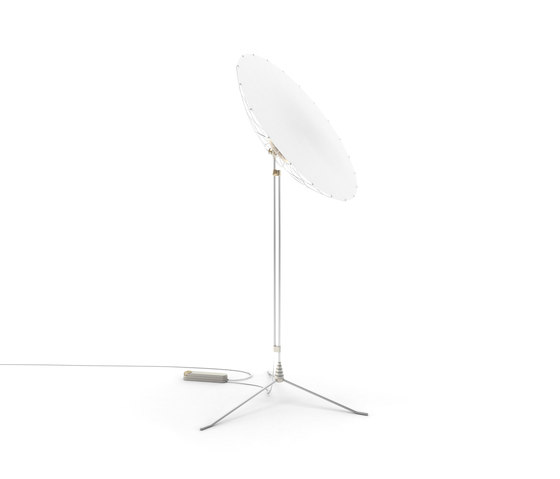 Filigree Floor Lamp | Free-standing lights | moooi