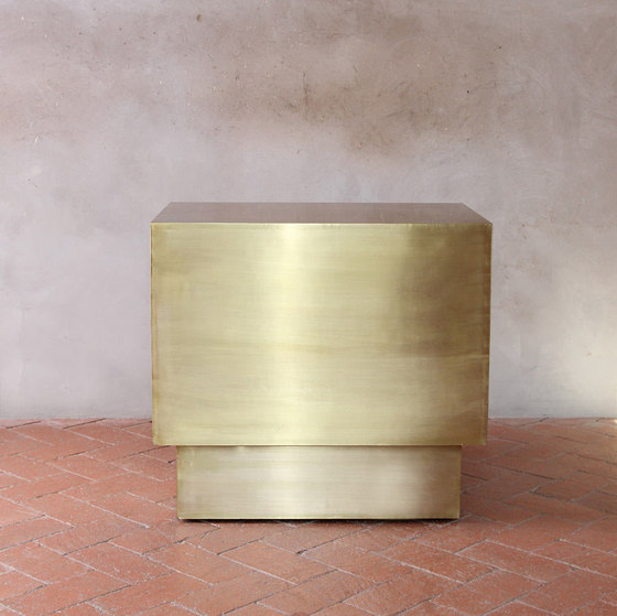 Latón Brass End Table | Mesas auxiliares | Pfeifer Studio