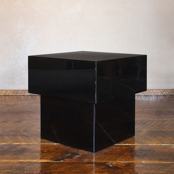 Luminosa Acrylic Cube Table | Beistelltische | Pfeifer Studio