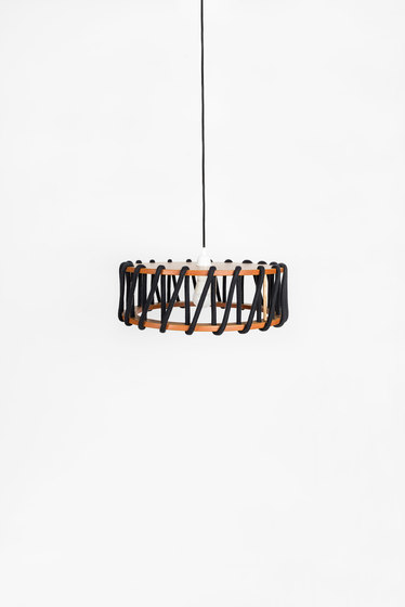 Macaron Pendant Lamp, black | Lámparas de suspensión | EMKO PLACE