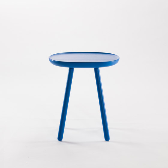 Naïve Table d’appoint, bleue | Tables d'appoint | EMKO PLACE