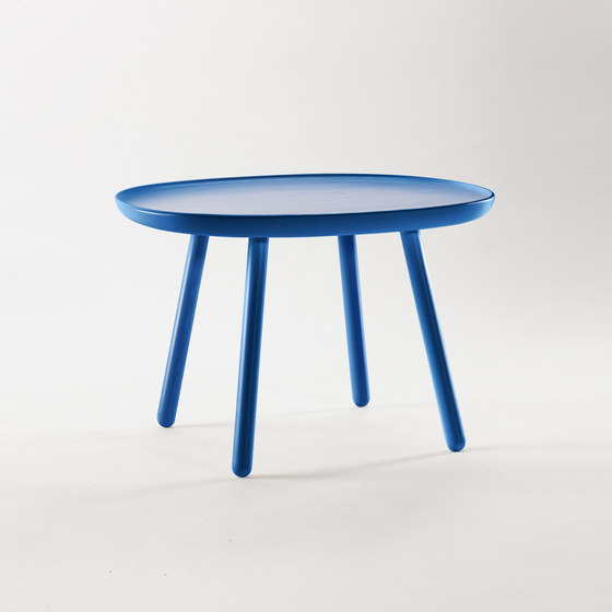 Naïve Table d’appoint, bleue | Tables basses | EMKO PLACE