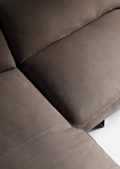 Alato Sofa | Sofas | black tie