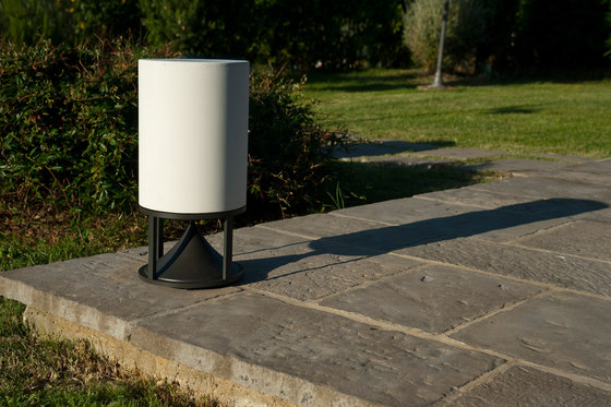 Cylinder Medium concrete white | Speakers | Architettura Sonora