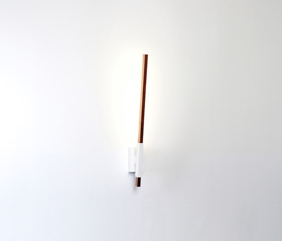 2 ft Vertical Sconce | Wandleuchten | STICKBULB