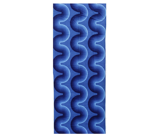 Vintage “Kurve” Verner Panton Textile in Blue | Tappeti / Tappeti design | Nazmiyal Rugs