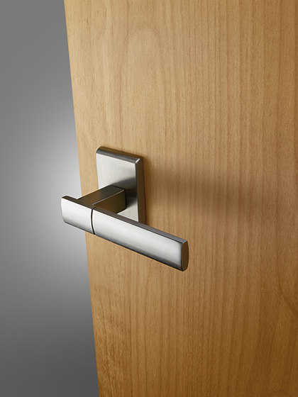 Wooster Square Series | H001 | Lever handles | SARGENT