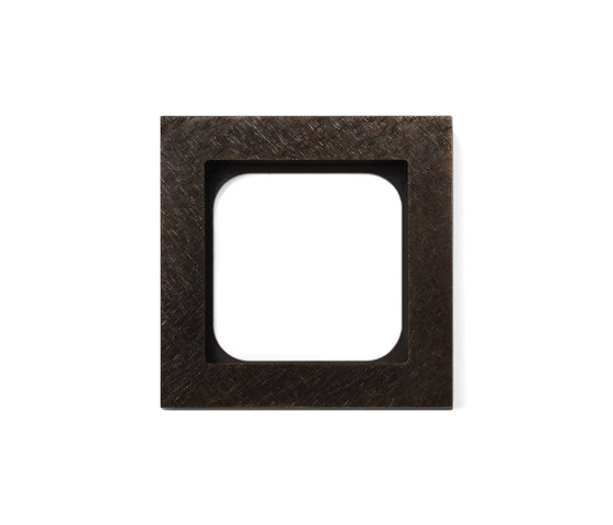 Frame 1-New Fer Forge Bronze | Sockets | Basalte