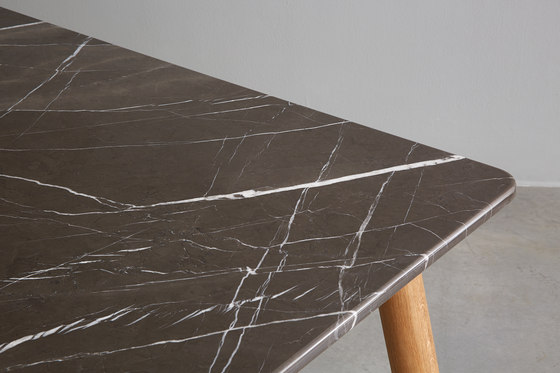 Carve marble dining table | Mesas comedor | Bethan Gray