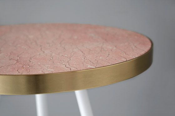 Band marble side table | Mesas auxiliares | Bethan Gray