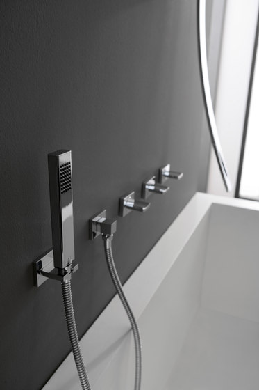 Luna - Wall-mounted hand shower - Set | Grifería para duchas | Graff