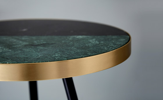 Band marble side table | Tavolini alti | Bethan Gray