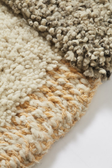 Nudo | rug small, white/beige/rose | Tapis / Tapis de designers | Ames